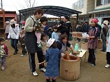 餅つき全景Ｓ